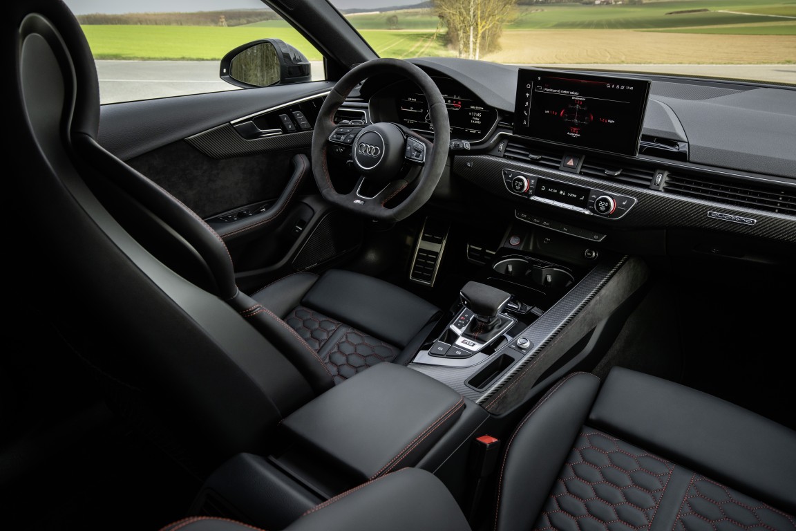 Audi RS4 Avant 450hp (Automatic)